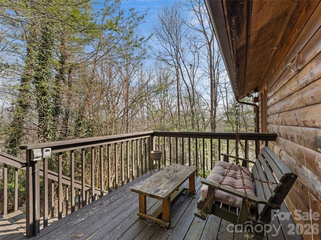 6 Ravenwood Lane, Horse Shoe, NC 28742