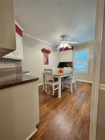 501 Rolling Hills Drive, Hewitt, TX 76643