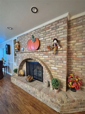 501 Rolling Hills Drive, Hewitt, TX 76643