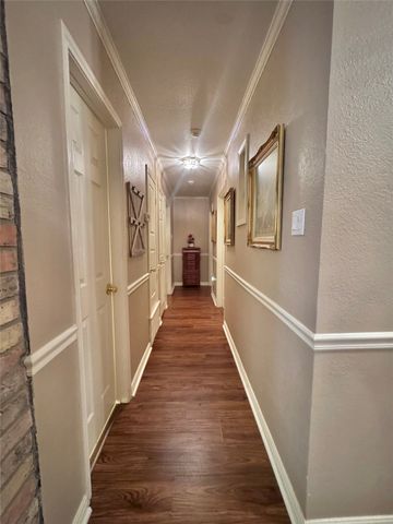 501 Rolling Hills Drive, Hewitt, TX 76643