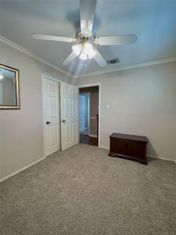 501 Rolling Hills Drive, Hewitt, TX 76643