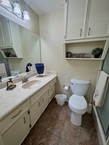 501 Rolling Hills Drive, Hewitt, TX 76643