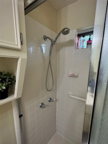 501 Rolling Hills Drive, Hewitt, TX 76643