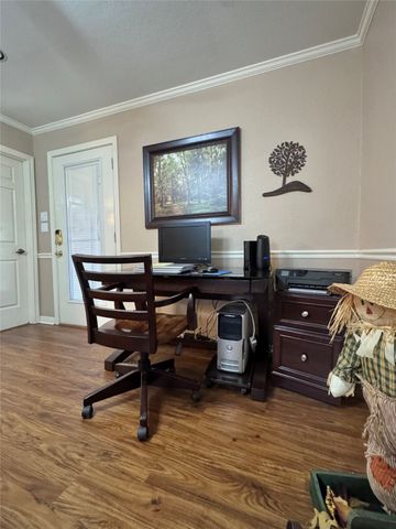 501 Rolling Hills Drive, Hewitt, TX 76643