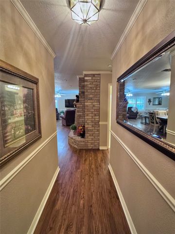 501 Rolling Hills Drive, Hewitt, TX 76643