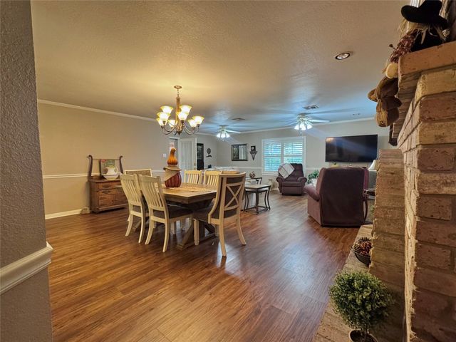 501 Rolling Hills Drive, Hewitt, TX 76643