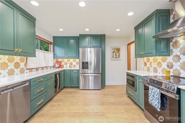 10430 64th Place W, Mukilteo, WA 98275