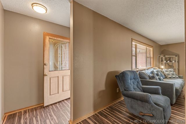 302 N Gas Street, Chouteau, OK 74337