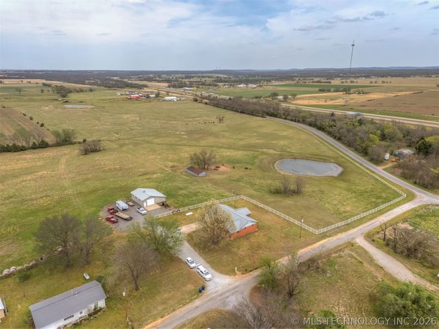 302 N Gas Street, Chouteau, OK 74337