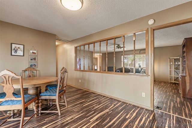 302 N Gas Street, Chouteau, OK 74337