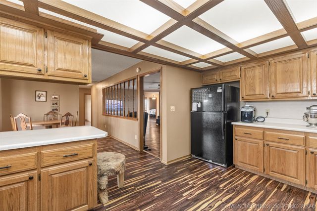 302 N Gas Street, Chouteau, OK 74337