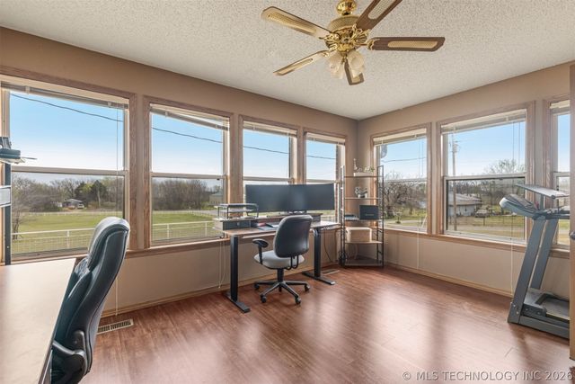 302 N Gas Street, Chouteau, OK 74337