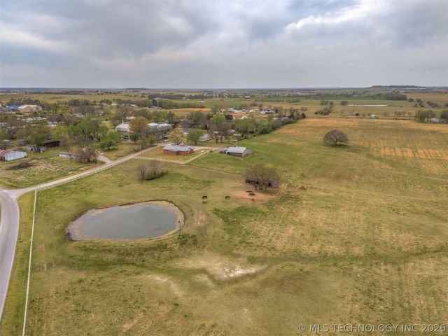 302 N Gas Street, Chouteau, OK 74337