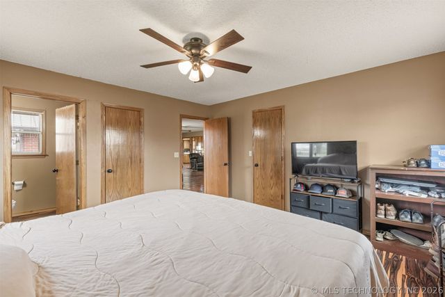 302 N Gas Street, Chouteau, OK 74337