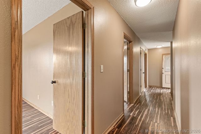 302 N Gas Street, Chouteau, OK 74337