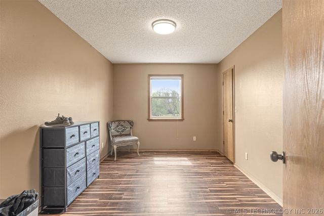 302 N Gas Street, Chouteau, OK 74337