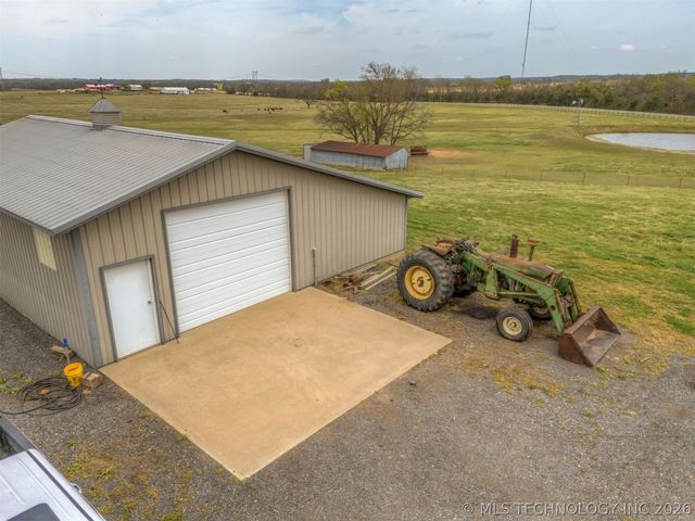 302 N Gas Street, Chouteau, OK 74337