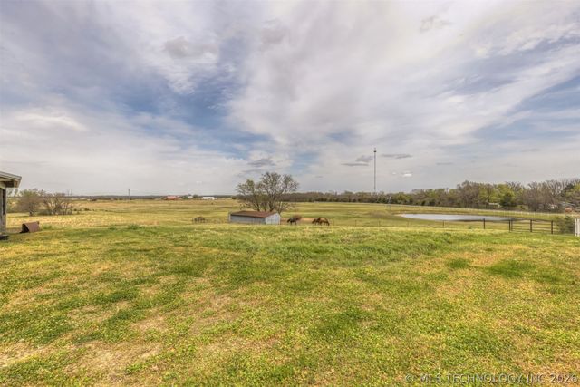 302 N Gas Street, Chouteau, OK 74337