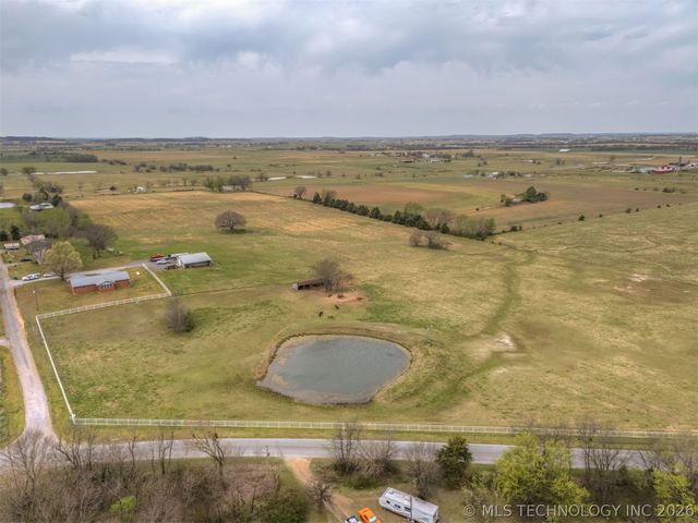 302 N Gas Street, Chouteau, OK 74337