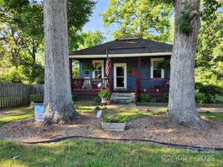 323 Johnson Street, Mount Holly, NC 28120
