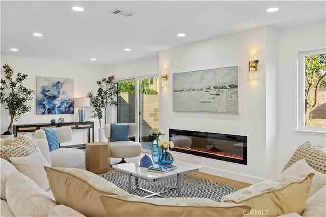 10276 Falcon, Fountain Valley, CA 92708