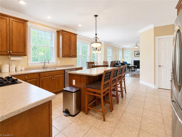 7 OWLS ROOST Court, Greensboro, NC 27410
