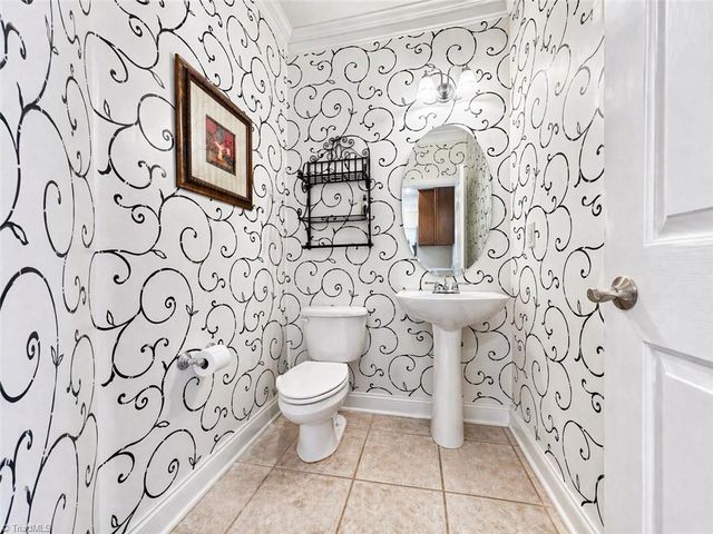 7 OWLS ROOST Court, Greensboro, NC 27410