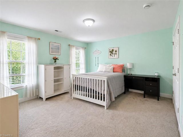 7 OWLS ROOST Court, Greensboro, NC 27410