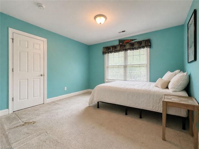 7 OWLS ROOST Court, Greensboro, NC 27410