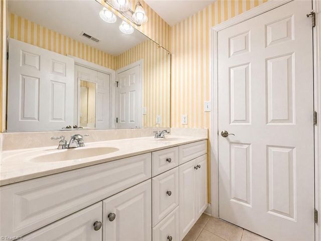7 OWLS ROOST Court, Greensboro, NC 27410