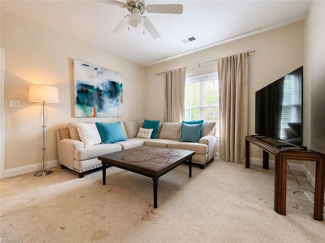 7 OWLS ROOST Court, Greensboro, NC 27410