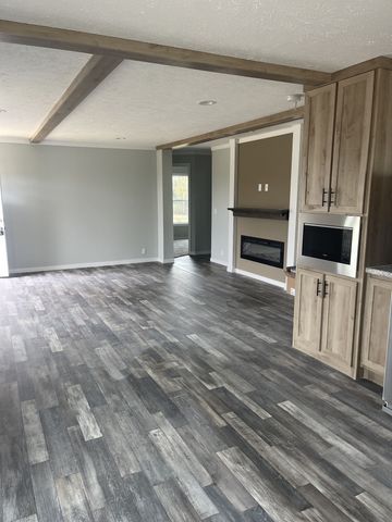 881 white springs road, Lafayette, TN 37083