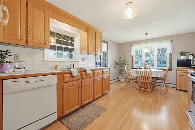 3 Sunnyside Ln, Milford, MA 01757