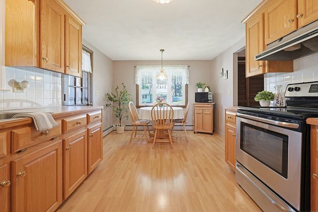3 Sunnyside Ln, Milford, MA 01757