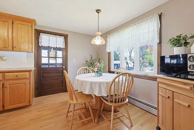 3 Sunnyside Ln, Milford, MA 01757