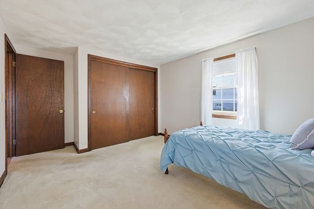 3 Sunnyside Ln, Milford, MA 01757