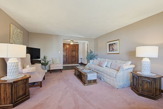 3 Sunnyside Ln, Milford, MA 01757