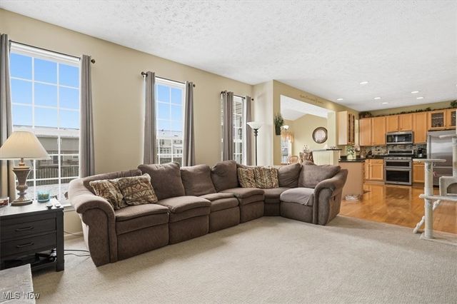 4116 Southwyck Road, Uniontown, OH 44685