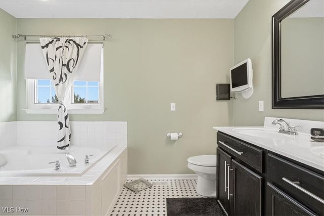 4116 Southwyck Road, Uniontown, OH 44685