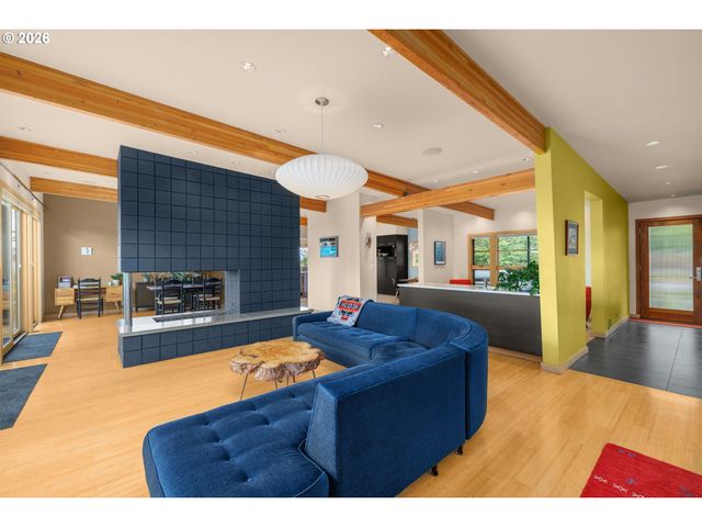 6809 Se ASH St, Portland, OR 97215