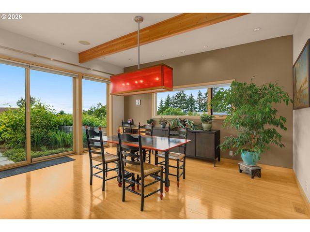 6809 Se ASH St, Portland, OR 97215