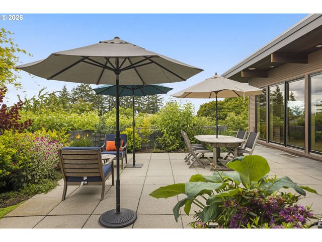 6809 Se ASH St, Portland, OR 97215