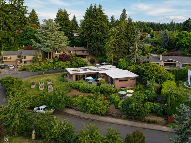 6809 Se ASH St, Portland, OR 97215