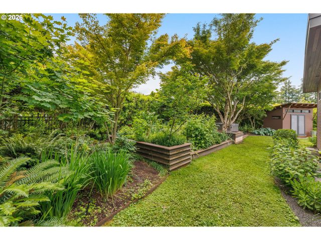 6809 Se ASH St, Portland, OR 97215
