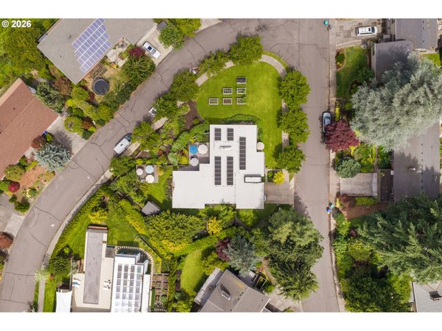 6809 Se ASH St, Portland, OR 97215