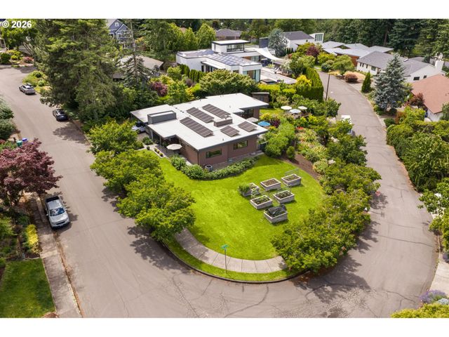 6809 Se ASH St, Portland, OR 97215
