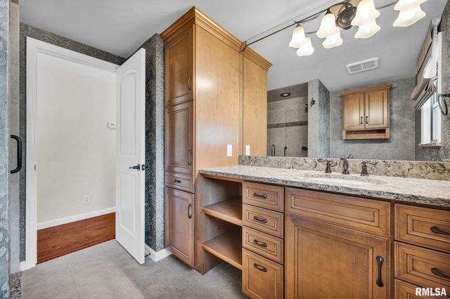 128 DONALD Court, East Peoria, IL 61611
