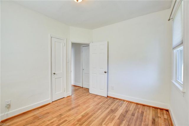 26 Monroe DR, Hampton, VA 23669