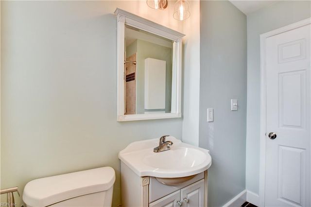 26 Monroe DR, Hampton, VA 23669