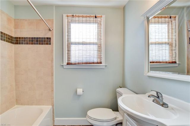 26 Monroe DR, Hampton, VA 23669